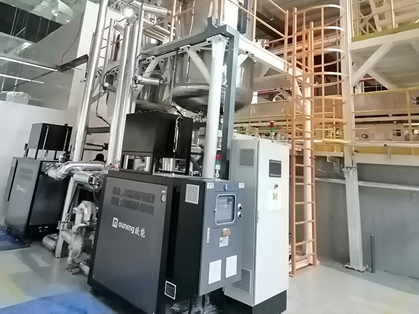 鋰電內材料生產，反應釜定制油加熱器控溫表現出色